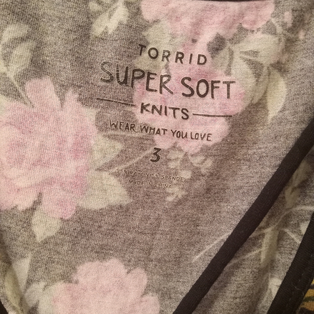 Torrid top - Picture 2 of 2